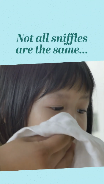 Top shows mild cold symptoms; bottom shows more severe RSV symptoms. “Here’s the difference between a cold and RSV. Cold: Usually mild and goes away on its own. RSV: Can be serious, esp. in infants, older adults, and people with weakened immune systems. Cold: May cause congestion, runny nose, mild cough. RSV: Typically causes wheezing, rapid breathing, difficulty breathing. Cold: Rarely leads to hospitalization. RSV: Leading cause of hospitalization in babies under 1 year old.”